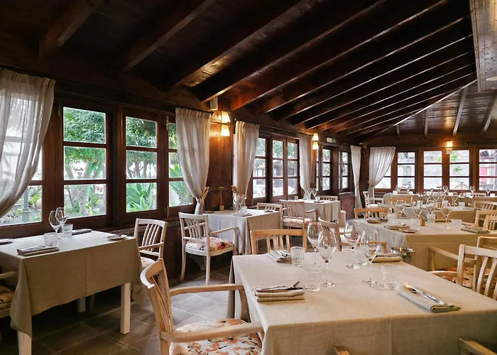 Karat El Nogal Boutique & Adults Only