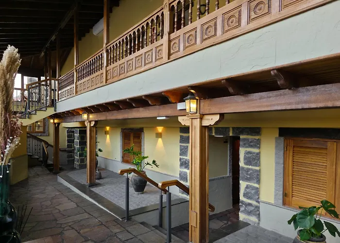 Karat El Nogal Boutique & Adults Only *